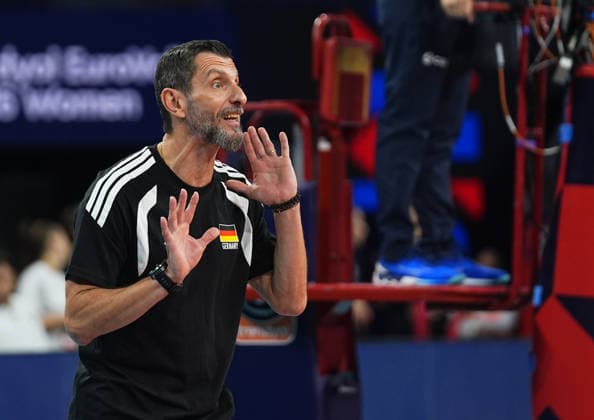 Hungary v Germany - CEV EuroVolley 2026 ISTANBUL, TURKIYE - AUGUST 25: Head coach Giulio Cesare Bregoli of Germany reacts during the CEV EuroVolley 2026 Women Group A match between Hungary and Germany at Sinan Erdem Sports Hall, on August 25, 2026 in Istanbul, Turkiye. Esra Bilgin Anadolu Istanbul Turkey. Editorial use only. Please get in touch for any other usage.  Copyright: x2026xAnadoluxEsraxBilginx