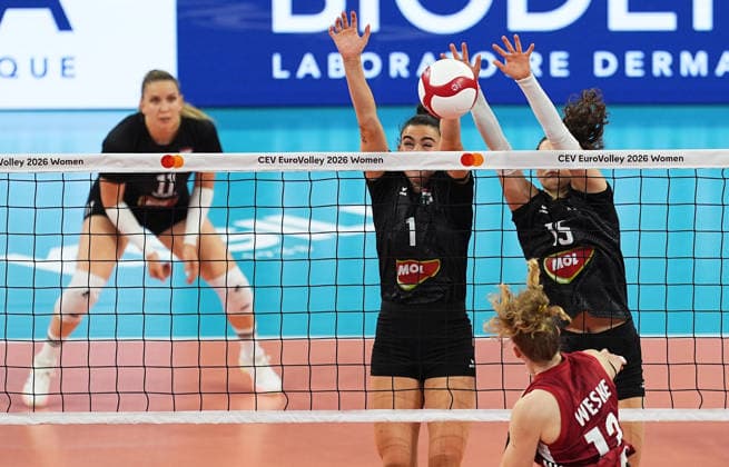 Hungary v Germany - CEV EuroVolley 2026 ISTANBUL, TURKIYE - AUGUST 25 : Lilla Kiss of Hungary competes with Emilia Weske (13) of Germany during CEV EuroVolley 2026 Women match between Hungary and Germany at Sinan Erdem Hall in Istanbul, Turkiye on August 25, 2026. Esra Bilgin Anadolu Istanbul Turkey. Editorial use only. Please get in touch for any other usage.  Copyright: x2026xAnadoluxEsraxBilginx