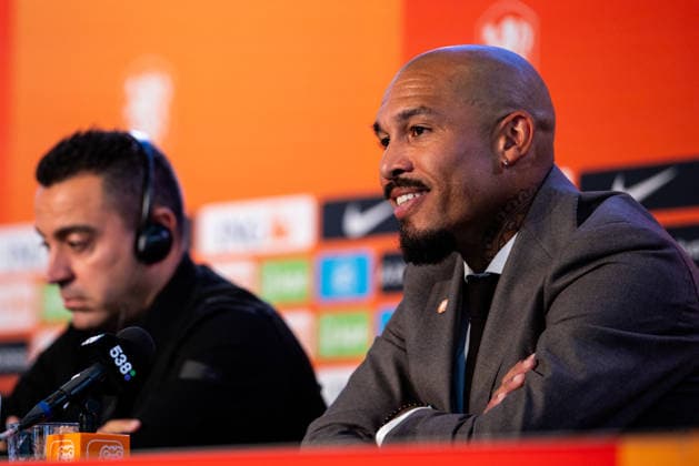 ZEIST, NETHERLANDS - AUGUST 25: Netherlands head coach Xavi Hernandez and KNVB director of football Nigel de Jong during the unveiling of Xavi Hernandez as the new head coach of the Netherlands men s football team at the KNVB Campus on August 25, 2026 in Zeist, Netherlands.  Copyright: xRenexNijhuis MBxMediax