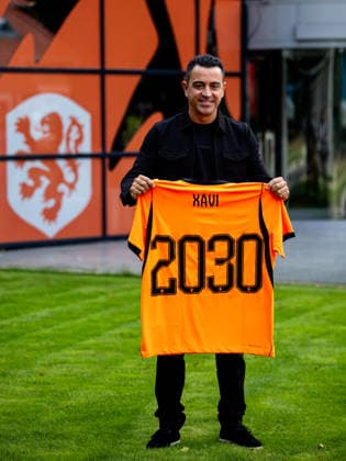 ZEIST, NETHERLANDS - AUGUST 25: Netherlands head coach Xavi Hernandez poses with a Netherlands jersey during the unveiling of Xavi Hernandez as the new head coach of the Netherlands men s football team at the KNVB Campus on August 25, 2026 in Zeist, Netherlands.  Copyright: xRenexNijhuis MBxMediax