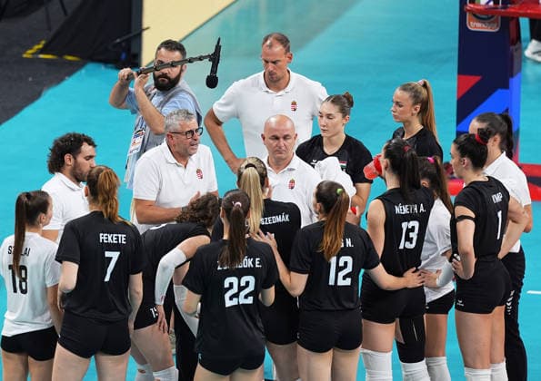 Hungary v Germany - CEV EuroVolley 2026 ISTANBUL, TURKIYE - AUGUST 25: Head coach Alessandro Chiappini of Hungary gives tactics to his players during the CEV EuroVolley 2026 Women Group A match between Hungary and Germany at Sinan Erdem Sports Hall, on August 25, 2026 in Istanbul, Turkiye. Esra Bilgin Anadolu Istanbul Turkey. Editorial use only. Please get in touch for any other usage.  Copyright: x2026xAnadoluxEsraxBilginx