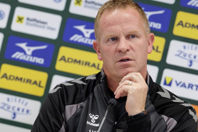 SOCCER - UEFA ECL, Rapid vs Hearts VIENNA,AUSTRIA,25.AUG.26 - SOCCER - UEFA Conference League, play-off, SK Rapid Wien vs Heart of Midlothian FC, preview, press conference, PK, Pressekonferenz Hearts. Image shows head coach Wouter Vrancken (Hearts).  GEPAxpictures xArminxRauthner