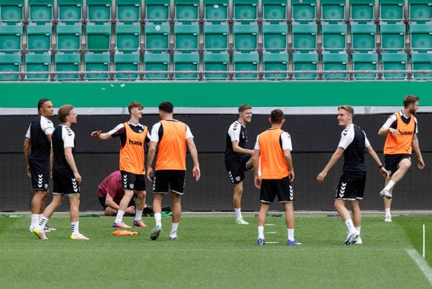 Football, ECL qualifiers, Heart of Midlothian, training