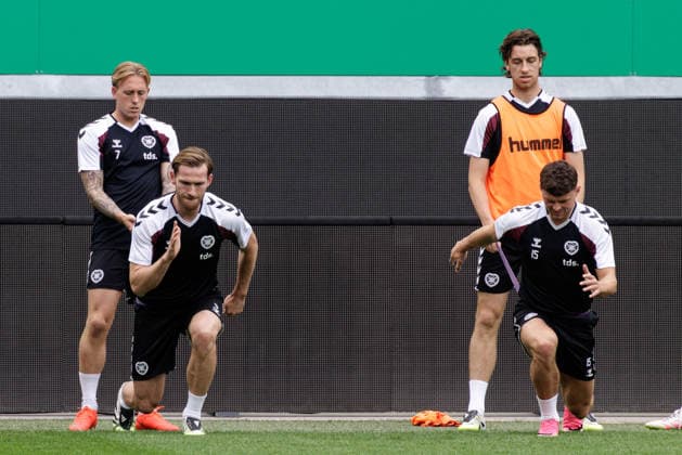 SOCCER - UEFA ECL, Rapid vs Hearts VIENNA,AUSTRIA,25.AUG.26 - SOCCER - UEFA Conference League, play-off, SK Rapid Wien vs Heart of Midlothian FC, preview, training Hearts. Image shows Calvin Miller, Jamie McCart and Josh McPake (Hearts).  GEPAxpictures xArminxRauthner