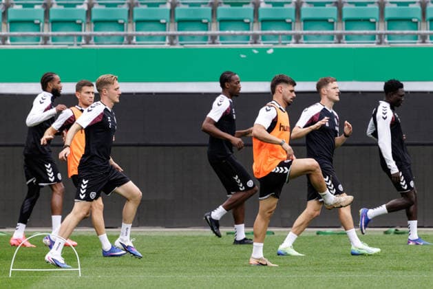 SOCCER - UEFA ECL, Rapid vs Hearts VIENNA,AUSTRIA,25.AUG.26 - SOCCER - UEFA Conference League, play-off, SK Rapid Wien vs Heart of Midlothian FC, preview, training Hearts. Image shows the team of Hearts.  GEPAxpictures xArminxRauthner