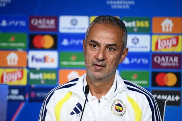 Ahead of Fenerbahce v Olympique Lyon - UEFA Champions League LYON, FRANCE - AUGUST 25: Fenerbahce head coach Ismail Kartal speaks during a press conference, PK, Pressekonferenz at Groupama Stadium ahead of the UEFA Champions League play-off second-leg match against French side Olympique Lyon on August 26, 2026, in Lyon, France. Arif Hudaverdi Yaman Anadolu Lyon France. Editorial use only. Please get in touch for any other usage.  Copyright: x2026xAnadoluxArifxHudaverdixYamanx