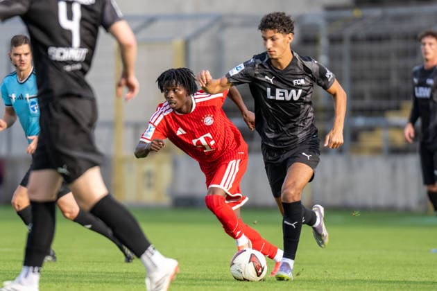 Oluwaseyi Wilson 7 (FC Bayern Muenchen Amatuere) im Zweikampf, FC Bayern II vs. FC Memmingen, Fussball, Regionalliga Bayern, 5. Spieltag, 25.08.2026 DFB regulations prohibit any use of photographs as image sequences and or quasi-video Muenchen Bayern Deutschland *** Oluwaseyi Wilson 7 of FC Bayern Munich Amateurs in a tackle, FC Bayern II vs. FC Memmingen, soccer, Bavarian Regional League, Matchday 5, August 25, 2026. DFB regulations prohibit any use of photographs as image sequences and or quasi-video. Munich, Bavaria, Germany Copyright: xkolbert-press UlrichxGamelx