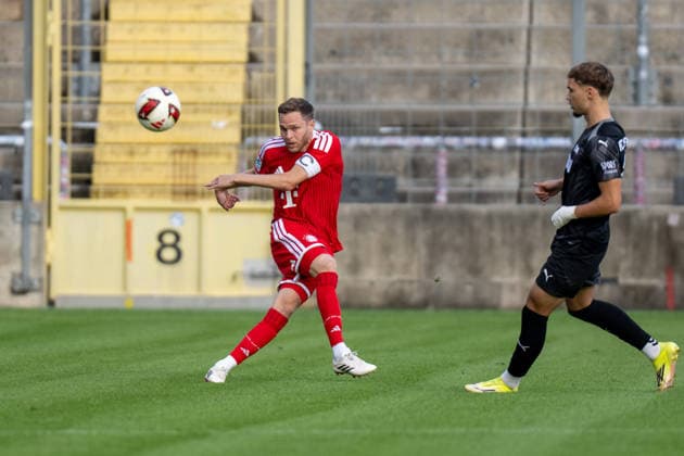 Benno Schmitz 2 (FC Bayern Muenchen Amatuere), FC Bayern II vs. FC Memmingen, Fussball, Regionalliga Bayern, 5. Spieltag, 25.08.2026 DFB regulations prohibit any use of photographs as image sequences and or quasi-video Muenchen Bayern Deutschland *** Benno Schmitz 2 FC Bayern Munich Amateurs, FC Bayern II vs. FC Memmingen, soccer, Bavarian Regional League, Matchday 5, August 25, 2026. DFB regulations prohibit any use of photographs as image sequences and or quasi-video. Munich, Bavaria, Germany Copyright: xkolbert-press UlrichxGamelx