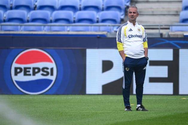 Ahead of Fenerbahce v Olympique Lyon - UEFA Champions League LYON, FRANCE - AUGUST 25: Fenerbahce head coach Ismail Kartal leads a training session at Groupama Stadium ahead of the UEFA Champions League play-off second-leg match against French side Olympique Lyon on August 26, 2026, in Lyon, France. Arif Hudaverdi Yaman Anadolu Lyon France. Editorial use only. Please get in touch for any other usage.  Copyright: x2026xAnadoluxArifxHudaverdixYamanx