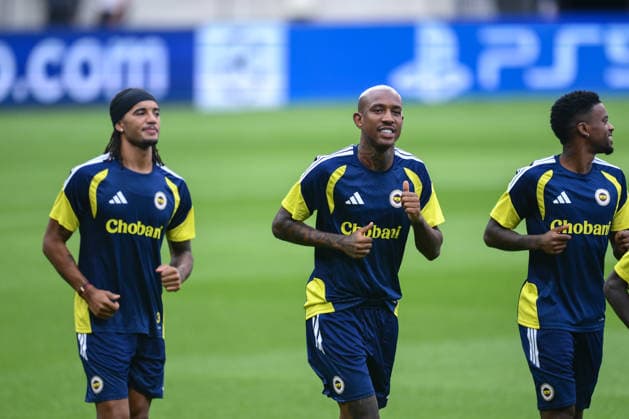 Ahead of Fenerbahce v Olympique Lyon - UEFA Champions League LYON, FRANCE - AUGUST 25: Talisca (C), Archie Brown (L) and Nelson Semedo (R) of Fenerbahce take part in the training session at Groupama Stadium ahead of the UEFA Champions League play-off second-leg match against French side Olympique Lyon on August 26, 2026, in Lyon, France. Arif Hudaverdi Yaman Anadolu Lyon France. Editorial use only. Please get in touch for any other usage.  Copyright: x2026xAnadoluxArifxHudaverdixYamanx