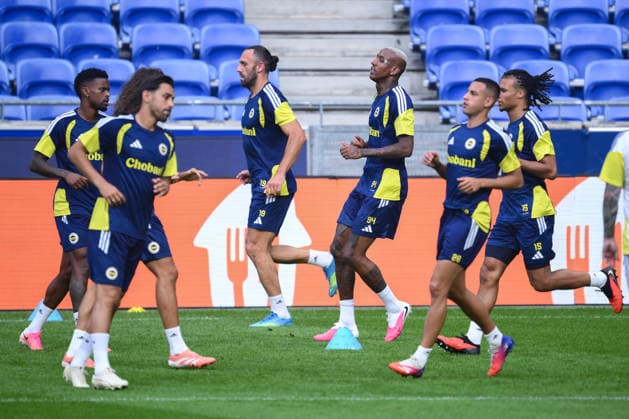 Ahead of Fenerbahce v Olympique Lyon - UEFA Champions League LYON, FRANCE - AUGUST 25: Fenerbahce players take part in a training session at Groupama Stadium ahead of the UEFA Champions League play-off second-leg match against French side Olympique Lyon on August 26, 2026, in Lyon, France. Arif Hudaverdi Yaman Anadolu Lyon France. Editorial use only. Please get in touch for any other usage.  Copyright: x2026xAnadoluxArifxHudaverdixYamanx