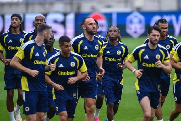 Ahead of Fenerbahce v Olympique Lyon - UEFA Champions League LYON, FRANCE - AUGUST 25: Fenerbahce players take part in a training session at Groupama Stadium ahead of the UEFA Champions League play-off second-leg match against French side Olympique Lyon on August 26, 2026, in Lyon, France. Arif Hudaverdi Yaman Anadolu Lyon France. Editorial use only. Please get in touch for any other usage.  Copyright: x2026xAnadoluxArifxHudaverdixYamanx
