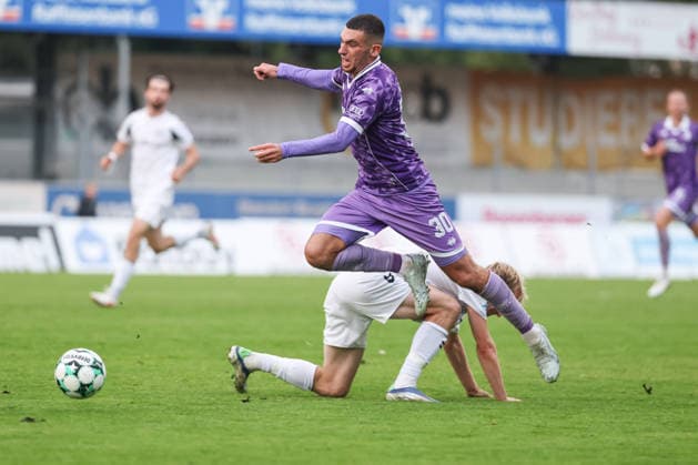 Toto-Pokal; SV Wacker Burghausen - FC Ingolstadt 04; Zweikampf Kampf um den Ball Ognjen Drakulic (30, FCI) Luca Paul Schulten (18 SVWB) Toto-Pokal - SV Wacker Burghausen - FC Ingolstadt 04 Saison 2026 2027 *** Toto Cup: SV Wacker Burghausen vs. FC Ingolstadt 04; Tackle; Battle for the Ball; Ognjen Drakulic 30, FCI Luca Paul Schulten 18 SVWB Toto Cup SV Wacker Burghausen FC Ingolstadt 04 2026–2027 season