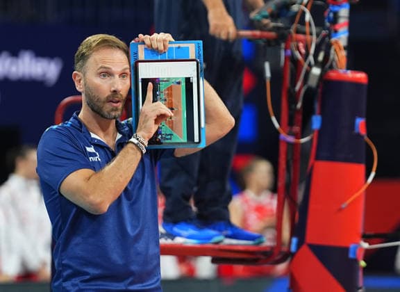 Poland v Slovenia - CEV EuroVolley 2026 ISTANBUL, TURKIYE - AUGUST 25: Alessandro Orefice, head coach of Slovenia gives tactics during CEV Women s European Volleyball Championship Group A match between Poland and Slovenia at Sinan Erdem Dome in Istanbul, Turkiye on August 25, 2026. Esra Bilgin Anadolu Istanbul Turkey. Editorial use only. Please get in touch for any other usage.  Copyright: x2026xAnadoluxEsraxBilginx