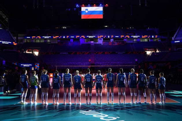 Poland v Slovenia - CEV EuroVolley 2026 ISTANBUL, TURKIYE - AUGUST 25: Players line up ahead of the CEV Women s European Volleyball Championship Group A match between Poland and Slovenia at Sinan Erdem Dome in Istanbul, Turkiye on August 25, 2026. Esra Bilgin Anadolu Istanbul Turkey. Editorial use only. Please get in touch for any other usage.  Copyright: x2026xAnadoluxEsraxBilginx