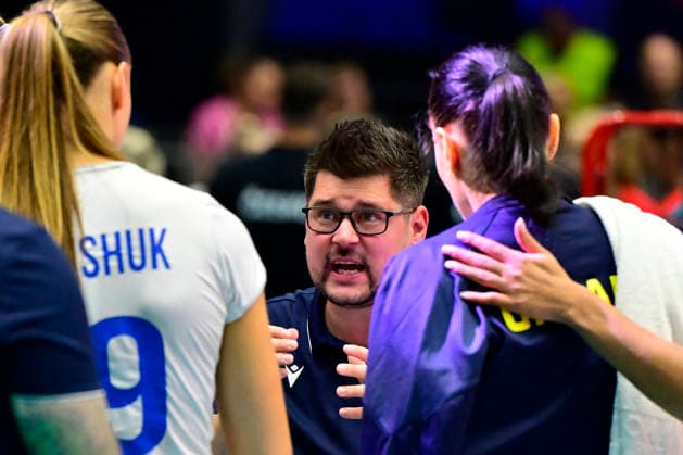 Coach of Ukraine Jakub Gluszak during the Women s European Volleyball Championships Group B match Czech Republic vs Ukraine, on August 25, 2026, in Brno, Czech Republic. (CTKxPhoto VaclavxSalek) CTKPhotoP2026082505861  CTKPhotoP2026082505861
