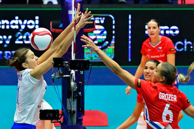 From right Helena Grozer, Magdalena Jehlarova and Gabriela Orvosova of Czech Republic and Victoria Danchak of Ukraine in action during the Women s European Volleyball Championships Group B match Czech Republic vs Ukraine, on August 25, 2026, in Brno, Czech Republic. (CTKxPhoto VaclavxSalek) CTKPhotoP2026082505919  CTKPhotoP2026082505919