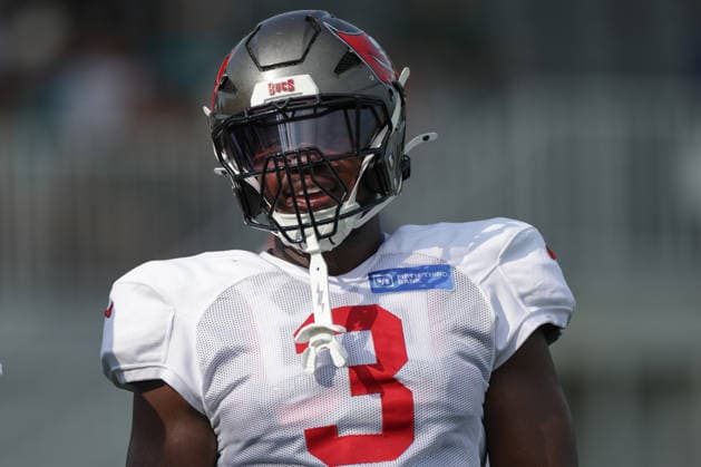 JACKSONVILLE, FL - AUGUST 25: Rueben Bain Jr. 3 of the Tampa Bay Buccaneers looks on during the Jacksonville Jaguars joint practice with the Tampa Bay Buccaneers on August 25, 2026 at the Miller Electric Center in Jacksonville, Fl. (Photo by David Rosenblum Icon Sportswire) NFL, American Football Herren, USA AUG 25 Jaguars Training Camp EDITORIAL USE ONLY Icon260825250511