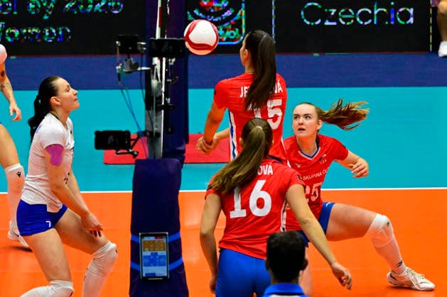 From left Svitlana Dorsman of Ukraine, Magdalena Jehlarova, Michaela Mlejnkova and Monika Brancuska of Czech Republic in action during the Women s European Volleyball Championships Group B match Czech Republic vs Ukraine, on August 25, 2026, in Brno, Czech Republic. (CTKxPhoto VaclavxSalek) CTKPhotoP2026082505956  CTKPhotoP2026082505956