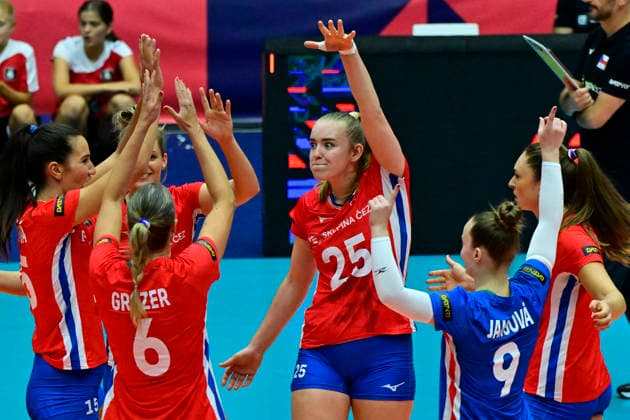 From left Magdalena Jehlarova, Pavla Smidova, Helena Grozer, Monika Brancuska, Daniela Jansova and Michaela Mlejnkova of Czech Republic react during the Women s European Volleyball Championships Group B match Czech Republic vs Ukraine, on August 25, 2026, in Brno, Czech Republic. (CTKxPhoto VaclavxSalek) CTKPhotoP2026082506033  CTKPhotoP2026082506033