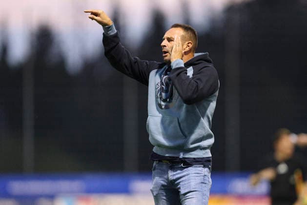 MSV Duisburg coach Dietmar Hirsch gestures during the Niederrhein Cup match between 1 FC Wuelfrath and MSV Duisburg, at the IMS Arena on August 25, 2026, in Velbert, Germany. Photo by Oliver Kaelke, DeFodi Images. Coach Dietmar Hirsch of MSV Duisburg gestures during the 3. Liga match between 1 FC Wuelfrath and MSV Duisburg at the IMS Arena on August 25, 2026 in Velbert, Germany. Photo by Oliver Kaelke, DeFodi Images. DFB and DFL regulations prohibit any use of photographs as image sequences and or quasi-video. Photo by Oliver Kaelke, DeFodi Images.