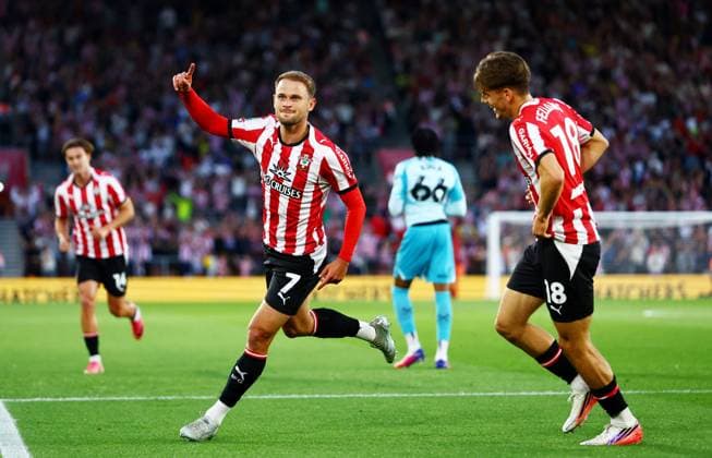 Leo Scienza of Southampton celebrates scoring a goal after making the score 1-0. Southampton v West Ham United, EFL Carabao Cup, Second Round, Football, St Mary s Stadium, Southampton, UK - 25 Aug 2026Southampton St Mary s Stadium United Kingdom EDITORIAL USE ONLY No use with unauthorised audio, video, data, fixture lists, club league logos or live services. Online in-match use limited to 120 images, no video emulation. No use in betting, games or single club league player publications. Copyright: xJamesxMarsh Shutterstockx 17114998ax