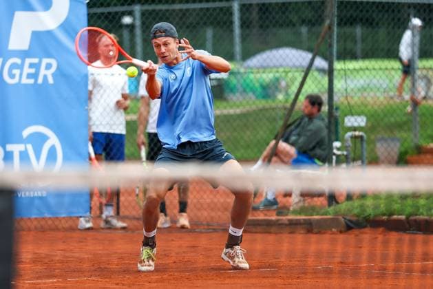 im Bild, Tom Bittner (GER), Alec Beckley (ZAF) Vasilios Caripi (ZAF) vs. Tom Bittner (GER) Noah Thurner (GER), ATP, Tennis Herren Challenger Schwaben Open, Herren, Doppel, Tennis, Achtelfinale, 25.08.2026 Augsburg Bayern Deutschland *** Pictured: Tom Bittner (GER), Alec Beckley (ZAF), Vasilios Caripi (ZAF) vs. Tom Bittner (GER), Noah Thurner (GER), ATP Challenger Schwaben Open, Men s Doubles, Tennis, Round of 16, August 25, 2026, Augsburg, Bavaria, Germany Copyright: xkolbert-press ChristianxKolbertx