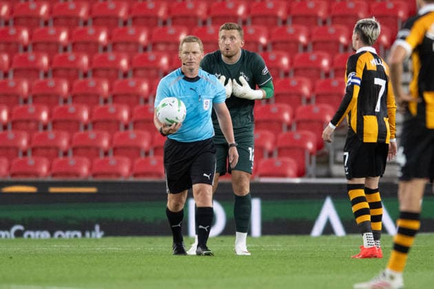Stoke City v Hull City Carabao Cup Hull City goalkeeper Dillon Phillips argues with referee John Busby following a goal from Robert BoÅ¾enik of Stoke City during the Carabao Cup Second Round match between Stoke City and Hull City at the bet365 Stadium, Stoke-on-Trent 25 08 2026 UK Newspapers OUT Copyright: xMattxWilkinsonx FIL-23823-0120