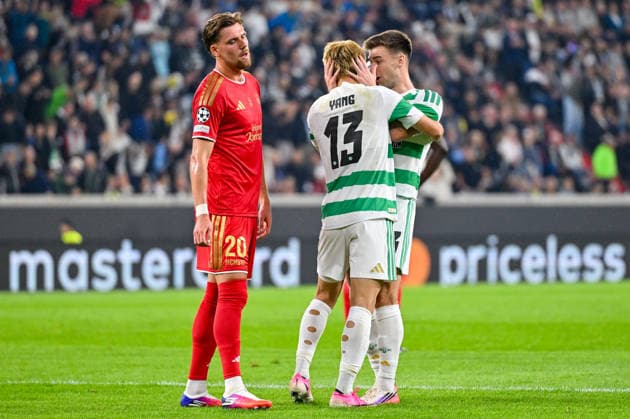 25.08.2025, Oberoesterreich Arena Linz, AUT, Champions League Play Off, LASK Linz (AUT) vs Celtic Glasgow FC (SCO), im Bild Kasper Poul Moelgaard Joergensen (LASK), Hyunjun Yang (Celtic Glasgow), Kieran Tierney (Celtic Glasgow), Jubel Spieler FC Celtic Glasgow Champions League Play Off, LASK Linz (AUT) vs Celtic Glasgow FC (SCO) in Linz, Austria on 2026 08 25 Linz Oberoesterreich Austria *** August 25, 2025, Oberoesterreich Arena Linz, AUT, Champions League Playoff, LASK Linz (AUT) vs. Celtic Glasgow FC (SCO); pictured: Kasper Poul Moelgaard Joergensen (LASK), Hyunjun Yang (Celtic Glasgow), Kieran Tierney (Celtic Glasgow), Celtic Glasgow FC players celebrating during the Champions League Playoff match between LASK Linz (AUT) and Celtic Glasgow FC (SCO) in Linz, Austria, on August 25, 2026; Linz, Upper Austria, Austria
