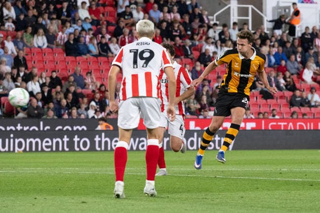 Stoke City v Hull City Carabao Cup Kieran Dowell of Hull City scores his sides first goal during the Carabao Cup Second Round match between Stoke City and Hull City at the bet365 Stadium, Stoke-on-Trent 25 08 2026 UK Newspapers OUT Copyright: xMattxWilkinsonx FIL-23823-0122