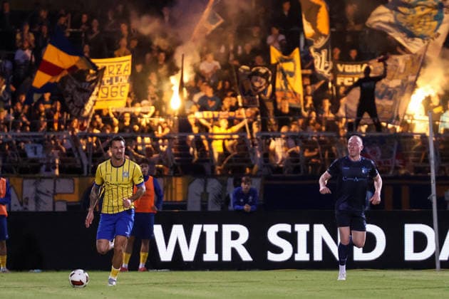 Deutschland: Regionalliga Nordost 2026 2027, 6. Spieltag, 1.FC Lokomotive Leipzig - Chemnitzer FC, Bruno-Plache-Stadion (Leipzig): Filip Kusic (1. FC Lokomotive Leipzig, 36) am Ball *** Germany Regional League Northeast 2026–2027, Matchday 6, 1 FC Lokomotive Leipzig vs. Chemnitzer FC, Bruno Plache Stadium, Leipzig; Filip Kusic (1 FC Lokomotive Leipzig), 36 touches Copyright: xLucasxWalterx
