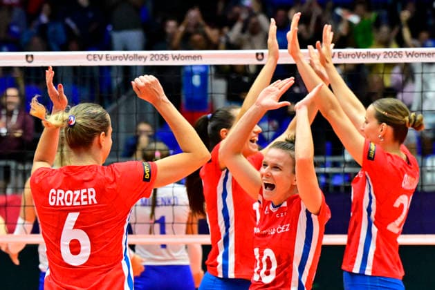 From left Helena Grozer, Magdalena Jehlarova, Katerina Valkova and Gabriela Orvosova of Czech Republic celebrate after winning the Women s European Volleyball Championships Group B match Czech Republic vs Ukraine, on August 25, 2026, in Brno, Czech Republic. (CTKxPhoto VaclavxSalek) CTKPhotoP2026082506387  CTKPhotoP2026082506387