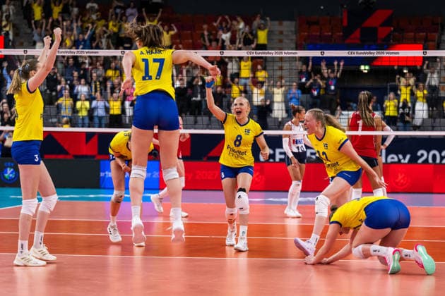 260825 Linda Andersson, Hanna Hellvig, Anna Haak, Elma Olofsson, Hilda Gustafsson and Isabelle Haak of Sweden celebrate after the CEV EuroVolley 2026 group stage volleyball match between Sweden and Croatia on August 25, 2026 in Gothenburg. Photo: Mathias Bergeld BILDBYRAN kod MB MB1406 volleyboll volleyball cev eurovolley 2026 volleyboll-em sverige croatia sweden day 5 dam bbeng kroatien women kvinner celebration jubel *** August 25, 2026—Linda Andersson, Hanna Hellvig, Anna Haak, Elma Olofsson, Hilda Gustafsson, and Isabelle Haak of Sweden celebrate after the CEV EuroVolley 2026 group stage volleyball match between Sweden and Croatia on August 25, 2026 in Gothenburg. Photo by Mathias Bergeld. BILDBYRAN code MB MB1406 volleyball CEV EuroVolley 2026 European Volleyball Championship Sweden Croatia Day 5 women s volleyball celebration jubilation  Copyright: MATHIASxBERGELD BB260825MB052