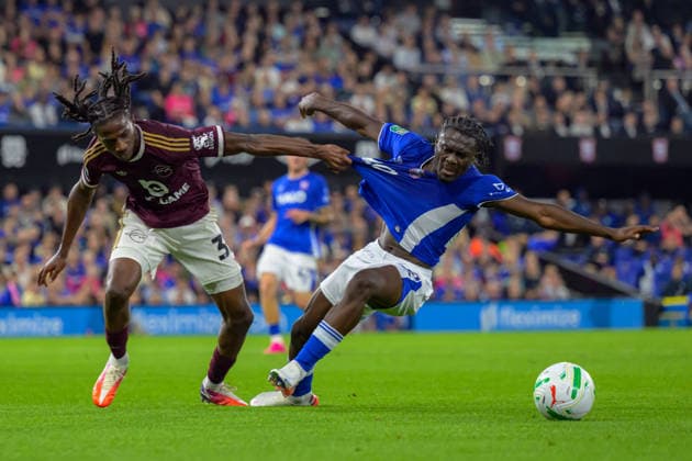 IPSWICH, ENGLAND AUGUST 25 - Olabade Aluko of Leicester City and Abdoul Ouattara of Ipswich Town during the Carabao Cup game between Ipswich Town and Leicester City at Portman Road on August 25, 2026 in Ipswich, England. (Photo by Keeran Marquis Sports Press Photo) Copyright: xKeeranxMarquis SPPx Sportspressphoto_SPR215420