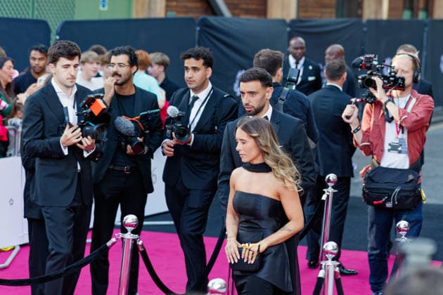 August 25, 2026, Manchester, United Kingdom: Manchester United, ManU captain BRUNO FERNANDES and his wife, ANA PINHO arrive At the PFA Player of the Year Awards 2026, Manchester Opera House UK PFA Player Of The Year Awards 2026,  - ZUMAp211 20260825_aap_p211_006 Copyright: xAndyxVonxPipx