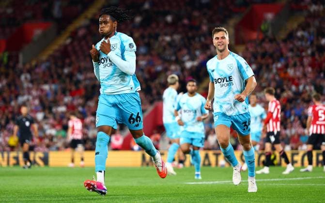Joshua Ajala of West Ham United celebrates scoring a goal after making the score 1-2. Southampton v West Ham United, EFL Carabao Cup, Second Round, Football, St Mary s Stadium, Southampton, UK - 25 Aug 2026Southampton St Mary s Stadium United Kingdom EDITORIAL USE ONLY No use with unauthorised audio, video, data, fixture lists, club league logos or live services. Online in-match use limited to 120 images, no video emulation. No use in betting, games or single club league player publications. Copyright: xJamesxMarsh Shutterstockx 17114998bu
