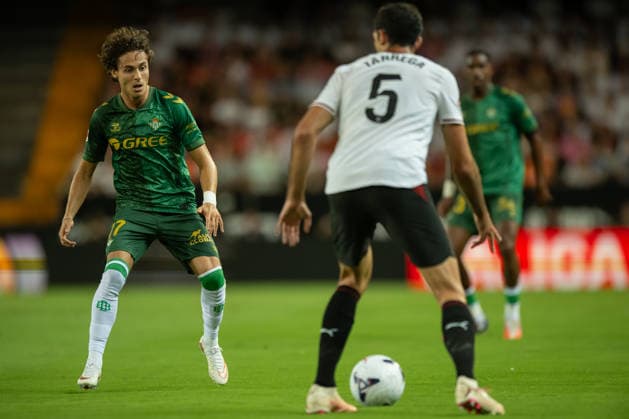 ESP: LaLiga EA Sports Valencia CF v Real Betis Rodrigo Riquelme Reche of Real Betis during LaLiga EA Sports match between Valencia CF v Real Betis played at Mestalla Stadium, Valencia on August 25 2026 in Spain Spain Soccer *** ESP LaLiga EA Sports Valencia CF vs. Real Betis Rodrigo Riquelme Reche of Real Betis during the LaLiga EA Sports match between Valencia CF and Real Betis played at Mestalla Stadium, Valencia, on August 25, 2026, in Spain. Spanish Soccer Copyright: xAgenciaxLOFx