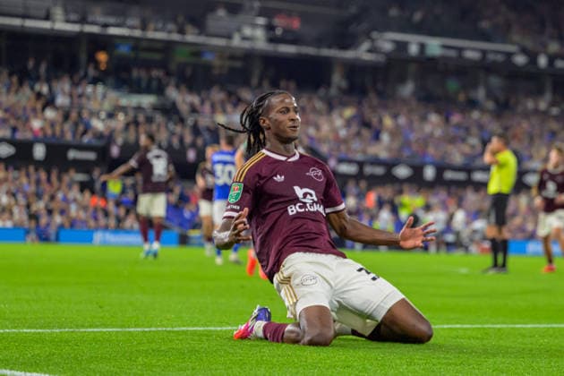 IPSWICH, ENGLAND AUGUST 25 - Olabade Aluko of Leicester City celebrating scoring the team s first goal during the Carabao Cup game between Ipswich Town and Leicester City at Portman Road on August 25, 2026 in Ipswich, England. (Photo by Keeran Marquis Sports Press Photo) Copyright: xKeeranxMarquis SPPx Sportspressphoto_SPR215853