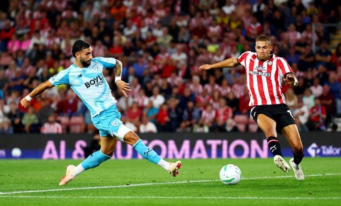 Valentin Castellanos of West Ham United scores a goal to make the score 1-3. Southampton v West Ham United, EFL Carabao Cup, Second Round, Football, St Mary s Stadium, Southampton, UK - 25 Aug 2026Southampton St Mary s Stadium United Kingdom EDITORIAL USE ONLY No use with unauthorised audio, video, data, fixture lists, club league logos or live services. Online in-match use limited to 120 images, no video emulation. No use in betting, games or single club league player publications.  Copyright: xJamesxMarsh Shutterstockx 17114998cd
