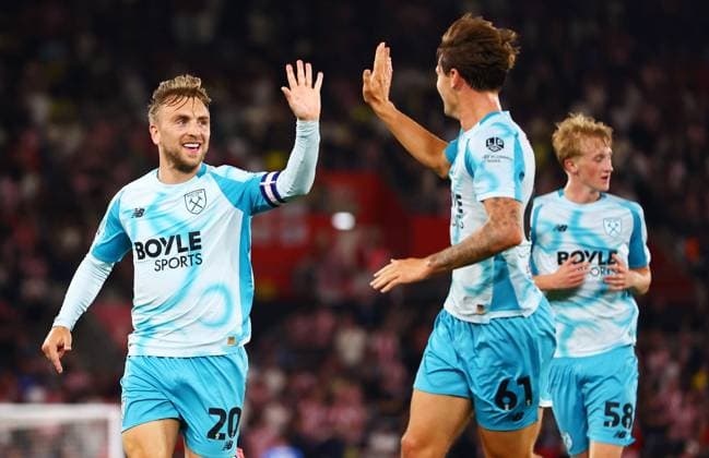 Jarrod Bowen of West Ham United celebrates scoring a goal after making the score 1-4. Southampton v West Ham United, EFL Carabao Cup, Second Round, Football, St Mary s Stadium, Southampton, UK - 25 Aug 2026Southampton St Mary s Stadium United Kingdom EDITORIAL USE ONLY No use with unauthorised audio, video, data, fixture lists, club league logos or live services. Online in-match use limited to 120 images, no video emulation. No use in betting, games or single club league player publications. Copyright: xJamesxMarsh Shutterstockx 17114998co