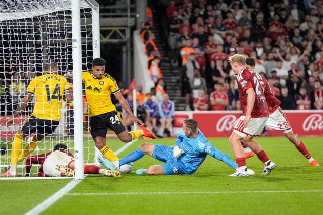 Carabao Cup round 2 Nottingham Forest v Leeds Rhinos James Justin of Leeds United scores to make it 0-2 during the Carabao Cup round 2 match Nottingham Forest vs Leeds Rhinos at City Ground, Nottingham, United Kingdom on 25 August 2026 (Photo by Maynard Manyowa News Images) Nottingham City Ground Nottinghamshire United Kingdom Copyright: xMaynardxManyowa NewsxImagesx