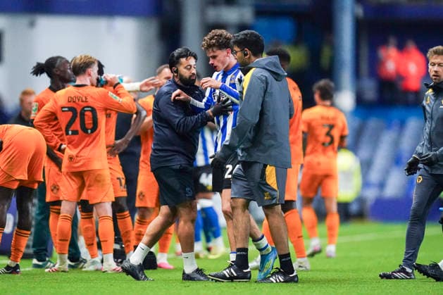 Sheffield Wednesday v Wolverhampton Wanderers, Carabao Cup Sheffield Wednesday forward Harry Gray (24) injured during the Sheffield Wednesday v Wolverhampton Wanderers Carabao Cup 2nd Round match at Hillsborough Stadium, Sheffield, England on 25 August 2026 Credit: Eleanor Hoad Every Second Media Editorial use only. All images are copyright Every Second Media Limited. No images may be reproduced without prior permission. All rights reserved. Premier League and Football League images are subject to licensing agreements with Football DataCo Limited. see https: www.football-dataco.com Copyright: xIMAGO EveryxSecondxMediax ESM-2115-0031 EleanorxHoadx xEveryxSecondxMediax