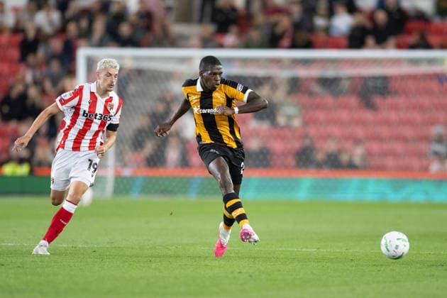 Stoke City v Hull City Carabao Cup Lucas Gourna-Douath of Hull City during the Carabao Cup Second Round match between Stoke City and Hull City at the bet365 Stadium, Stoke-on-Trent 25 08 2026 UK Newspapers OUT Copyright: xMattxWilkinsonx FIL-23823-0213
