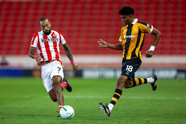 25th August 2026; Bet365 Stadium, Stoke, Staffordshire, England; Carabao Cup Football, Stoke City versus Hull City; Cody Drameh of Hull City under pressure from Sorba Thomas of Stoke City TimxWilliams