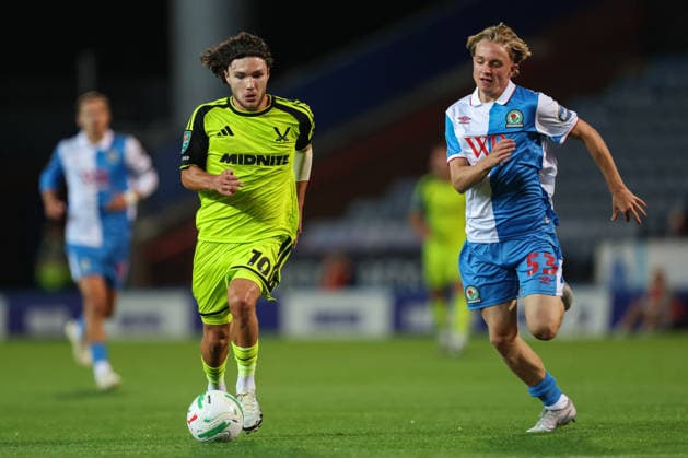25th August 2026; Ewood Park, Blackburn, England; Carabao Cup Football, Blackburn Rovers versus Sheffield United; Callum O Hare of Sheffield United runs with the ball whilst Frank Vare of Blackburn Rovers pursues AidanxHunter