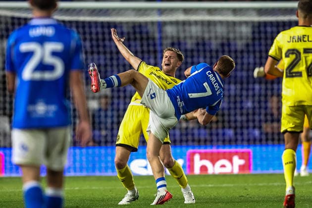 Birmingham City v Brentford, EFL Cup Brentford defender Nathan Collins (22)battles for possession with Birmingham City forward Carlos Vicente (7) during the EFL Cup match between Birmingham City and Brentford at the St Andrew s @ Knighthead Park, Birmingham, UK on 25 August 2026. Birmingham St Andrew s @ Knighthead Park West Midlands UK Editorial use only DataCo restrictions apply See www.football-dataco.com , Copyright: xManjitxNarotrax PSI-24746-0040