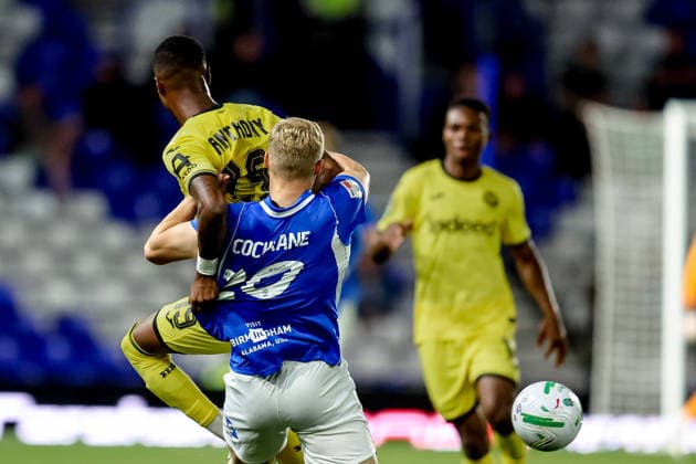 Birmingham City v Brentford, EFL Cup Brentford forward Jaidon Anthony (19) battles for possession with Birmingham City defender Alex Cochrane (20) during the EFL Cup match between Birmingham City and Brentford at the St Andrew s @ Knighthead Park, Birmingham, UK on 25 August 2026. Birmingham St Andrew s @ Knighthead Park West Midlands UK Editorial use only DataCo restrictions apply See www.football-dataco.com , Copyright: xManjitxNarotrax PSI-24746-0056
