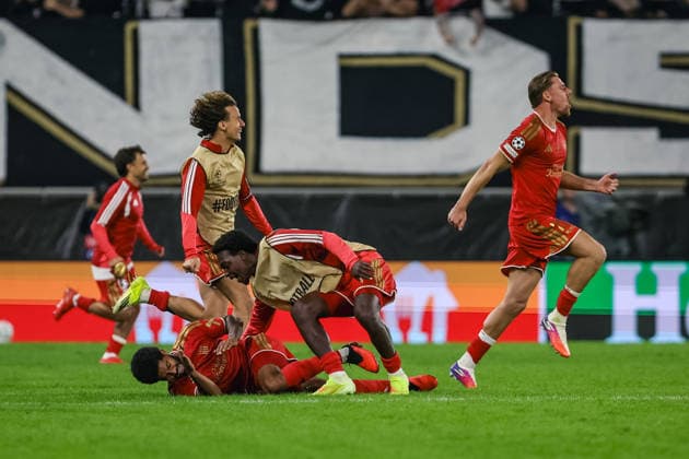 SOCCER - UEFA CL, LASK vs Celtic LINZ,AUSTRIA,25.AUG.26 - SOCCER - UEFA Champions League, play-off, Linzer ASK vs Celtic Glasgow. Image shows the rejoicing of the team LASK.  GEPAxpictures xManuelxBinder