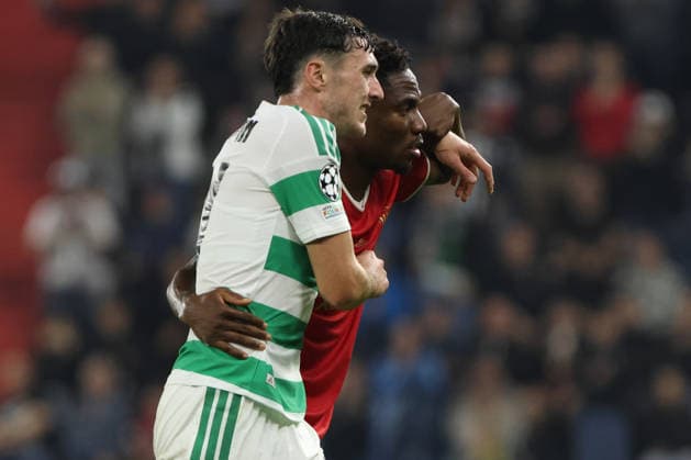 LINZ, AUSTRIA - AUGUST 25: Colby Donovan of Celtic Glasgow is guided by Moses Usor of LASK to the sideline during the UEFA Champions League Play-off 2nd leg match between LASK and Celtic Glasgow at Oberoesterreich Arena on August 25, 2026 in Linz, Austria. (Photo by Severin Aichbauer Sports Press Photo SPP)  Copyright: xSeverinxAichbauer SPPx Sportspressphoto_SPR216000