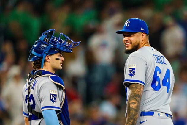 August 25, 2026, Toronto, On, Canada: Kansas City Royals pitcher Steven Cruz (64) celebrates with catcher Carter Jensen (22) after defeating the Toronto Blue Jays in MLB, Baseball Herren, USA Baseball action in Toronto, on Tuesday, Aug. 25, 2026. Canada News - August 25, 2026 - ZUMAc35_ 20260825_zaf_c35_123 Copyright: xKeitoxNewmanx